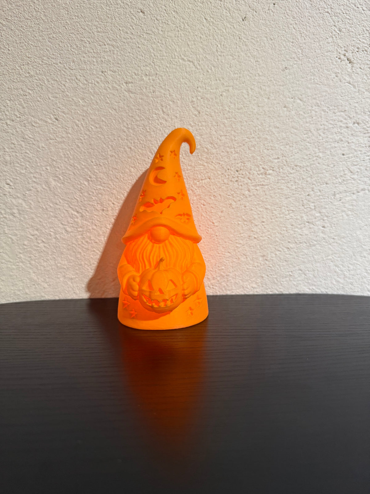 Halloween Gnoom 13 cm inclusief LED-kaars – Sfeervolle Halloween Decoratie