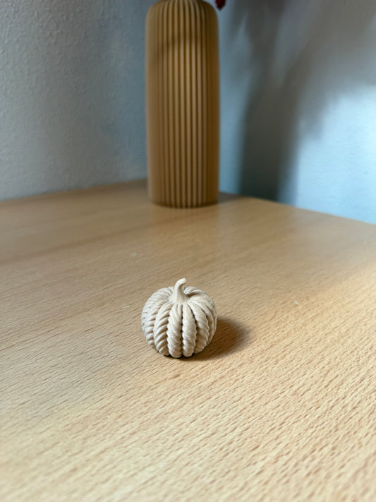 Gevlochten Mini Pompoen - lattebruin - 4cm